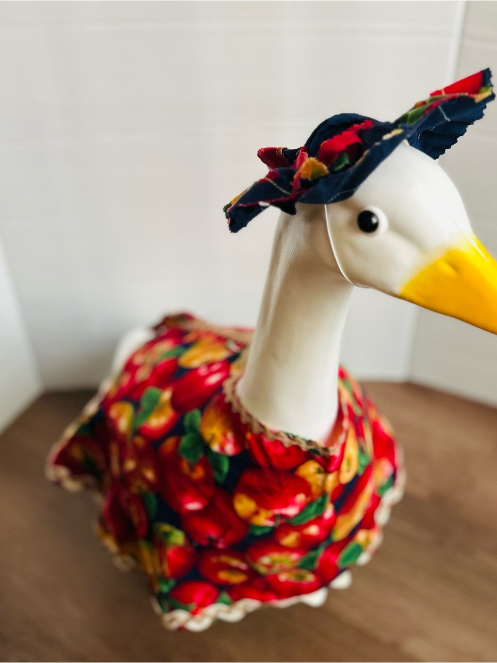 Porch goose apple print outfit